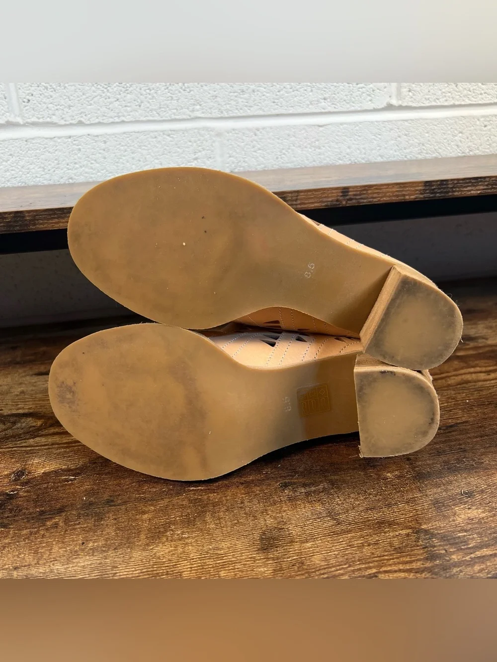 Jeffrey Campbell shipped as